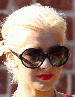 Christina Aguilera D&G 3037.gif